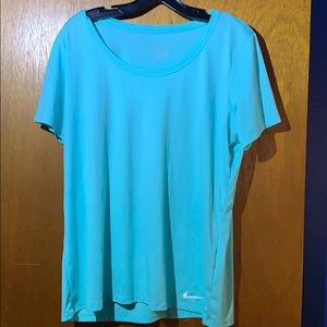 Women’s dri-fit Nike top